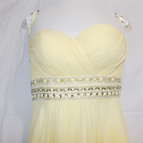 Elegant Yellow Chiffon Gown with Beaded Detail - Picture 3 of 4